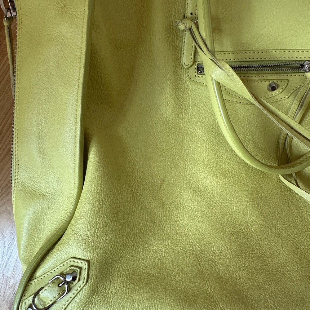 Balenciaga Green Papier Lambskin Leather A4 Zip Around Tote Bag - Picture 7 of 8